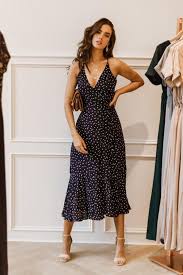 Ivah Fitted Patterned Dress In Burgundy Final Sale In 2020 Casual Dresses Classy Dress Fashion