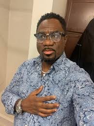 Melvin Elliott's Instagram, Twitter & Facebook