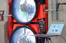The equipment consists of a variable speed fan, fan speed controller. Blower Door Messung Wie Funktioniert Das Genau Dach Holzbau