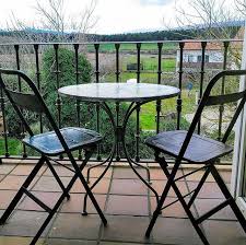 Ya Que Este Finde Anuncian Nieve Publico Una Foto Que Nos Manda Una Clienta Con Nuestras Sillas En Una Terr In 2020 Outdoor Furniture Sets Outdoor Tables Outdoor Decor