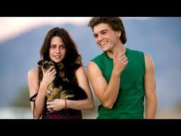 One year before she was cast as bella swan in twilight — thereby launching her career into the stratosphere — kristen stewart, then 17, had a supporting role in 2007's into the wild. Eddie Vedder Hard Sun Into The Wild Hd Sean Penn Emile Hirsch Kristen Stewart Youtube