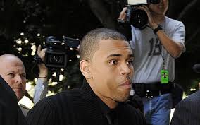 El cantante Chris Brown regresa con su ex novia, Erica Jackson