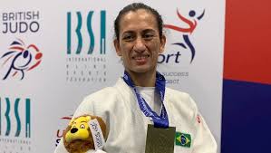 Ou seja, toneladas de ouro que saíram do brasil como pagamento de impostos cobrados pela coroa portuguesa foram levadas para a inglaterra. Judoca Paralimpica Lucia Araujo E Ouro Na Inglaterra E Se Mostra Pronta Para Toquio Comite Paralimpico Brasileiro