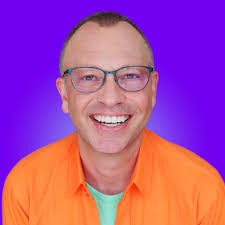 Dan Packard's Instagram, Twitter & Facebook