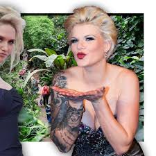 Sarah knappik strahlt vor glück, denn sie ist im achten monat schwanger und erwartet im april ihr erstes kind. Like Me I M Famous Rtl Kampf Der Dschungel Zicken Melanie Muller Demutigt Sarah Knappik Like Me I M Famous