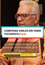 🇸🇻 Sergio Gallardo nos confesó que cuando era joven compraba discos...  ¡aunque no tuviera en qué escucharlos! Una historia llena de pasión por la  música que tienes que ver la historia completa. 🎤✨ 🔔 ...