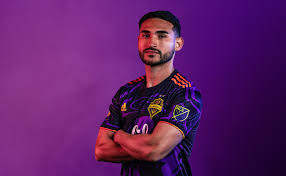 Seattle sounders fc today unveiled its new secondary kit for the 2021 and2022 major league soccer seasons, a vibrant and original design paying homage to legendary musical artist and seattle native jimi hendrix. Seattle Sounders Release Jimi Hendrix Purple Haze Kit And It Is Devil Horns Emoji Who Ate All The Pies