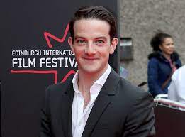 Among his best known roles are ally in sunshine on leith (2013) and ewan in terence davies's 2015 film sunset song. Ajxgzzgdlblm3m