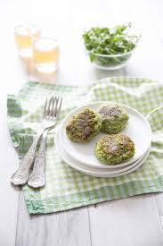 Galettes Vegetales Aux Brocolis Et Flocons D Avoine Recette Galettes De Brocoli Brocolis Conseils Alimentaires