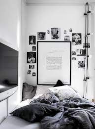 Kamar cowok warna abu abu dan hitam cowok berikut merupakan ruangan tamu atapun kamar mandi hitam dan memiliki nuansa kehijauan atau biru. Desain Kamar Estetik Cowok Sederhana Gampang Di Terapkan Dizeen Desain Kamar Desain Ide Kamar Tidur