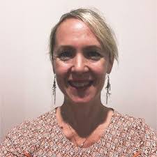 Lisa Cronk's Instagram, Twitter & Facebook