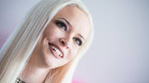Ob sie dabei eine ähnlich gute figur abgeben wird. Daniela Katzenberger Mit Bruder Tobias Nicht Schwester Jenny Frankhauser Er Ist Der Katze Wichtig News De