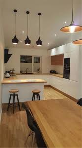 This stunning kitchen design image perfectly examples how a small space doesn't limit you to small options. White Kitchen Design Kitchen Remodel Ideas Kitchen Remodel On A Budget Kitchen Cabinets Ideas Home Kuche Umgestalten Ideen Kuchen Design Kuche Umgestalten