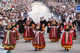 Festival Interceltique De Lorient Breton S Biggest Celtic Fest Http Www Lorient Tv Festival Interceltique Bretagne Festival