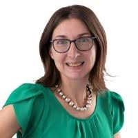 Carrie Paul's Instagram, Twitter & Facebook