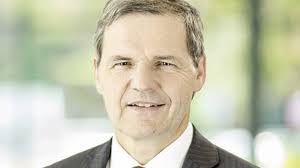 Bonnie Pinkham's Instagram, Twitter & Facebook