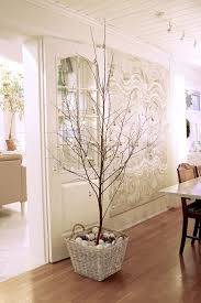This Idea May Look Nice In Livingroom Different Color With Large Basket And Tree With Images Alternative Christmas Tree Modern Christmas Tree Traditional Christmas Tree
