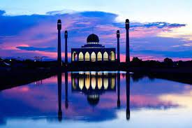A Calm And Peaceful View Of Songkhla Singgora Central Mosque In The Evening In Thailand Almost Provinces H Central Mosque Peaceful View Beautiful Mosque