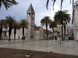 After my visit, i can say trogir is a small unesco pearl which will hardly leave anyone unimpressed. Unesco Weltkulturerbe Trogir Die Erde Ist Nur Ein Land Und Alle Menschen Sind Seine Burger