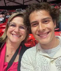 Monica Thayer (@MonicaThayer1)