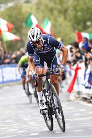 Il classe 1992 francese ha vinto la medaglia d'oro nella prova elite maschile della competizione iridata. Julian Alaphilippe France Road World Championships Imola 2020 Images Cycling Posters