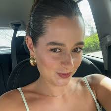 Kacy Baxter's Instagram, Twitter & Facebook