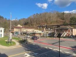 15 Everett Street, Bryson City, NC 28713