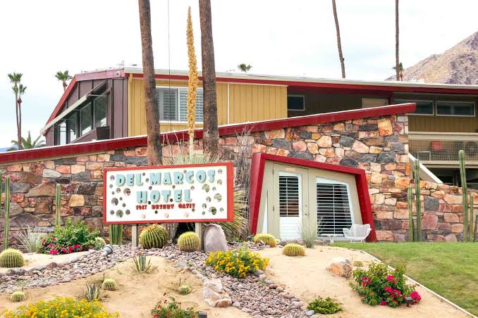 Ambiance rétro-chic à Palm Springs, généré par IA
