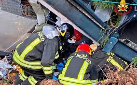 Cable car falls on italian mountain and tumbles down slope, killing at least 14 people. 5 Israelis Including A Child Among 14 Killed In Italian Cable Car Crash The Times Of Israel
