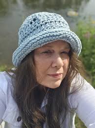 GINA BERNSTEIN ON THE PATTERN YOU HAND WRITTEN FOR THE BUCKET HAT DO YOU  HAVE INSTRUCTIONS FOR A SMALL THIS IS MEDIUM AND ITS TOO BIG