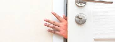 หอยสองฝา เช่น หอยมือเสือ (giant clams) เป็นหอยที่มีขนาดโตที่สุดในโลกและไม่สามารถเคลื่อนที่ออกจากแนวปะการังได้ มักจะพบบริเวณชายฝั่งน้ำ. à¸›à¸£à¸°à¸• à¸«à¸™ à¸šà¸¡ à¸­à¸„à¸§à¸£à¸—à¸³à¸­à¸¢ à¸²à¸‡à¹„à¸£ à¸§ à¸˜ à¸£ à¸à¸©à¸²à¸›à¸£à¸°à¸• à¸«à¸™ à¸šà¸™ à¸§