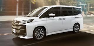 トヨタカローラ博多