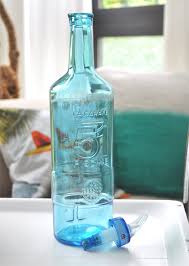 la jolie carafe bleue 51 piscine avec son doseur design by tabas cedric malo marseille bouteilles decoratives carafe piscines design