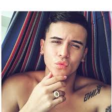 Ya en colombia por fin gracias dios mío.como extrañaba la casita después de nuestra gira por. Kevin Roldan Kevinroldan Twitter