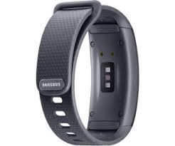 With a seemingly infinite number of smart wearables in the world today, we're quickly getting into situations where we have more tech than body parts on which to put it. Samsung Gear Fit 2 Desde 292 96 Compara Precios En Idealo