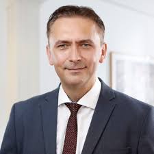 Ich freue mich sehr, am 1.