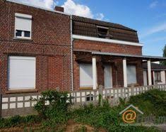 Maison Avec Beaucoup De Potentiel Maison Traditionnelle Maison Grande Chambre