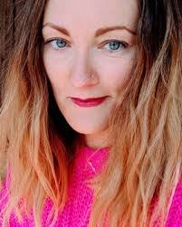 Helen Johnston's Instagram, Twitter & Facebook