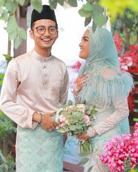 Elfira telah memuatnaik video bayinya bersama suami namun video itu tidak mempunyai. Jodoh Mereka Tak Panjang Ibu Elfira Loy Buat Pendedahan Putus Tunang