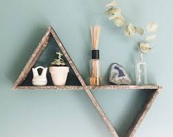 Double Triangle Shelf Pallet Wood Shelf Geometric Shelf Pallet Wood Art Reclaimed Wood S Etagere Palette Etageres En Bois De Palettes Etageres Geometriques