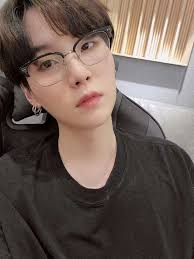 Hochwertige katze yoongi geschenke und merchandise. Min Yoongi Konig 54 Elemente Spielen Sie Puzzle Kostenlos Auf Puzzle Factory