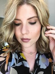 Sometimes, all a girl needs is simplest layers + a pair of statement  hoops!🙌