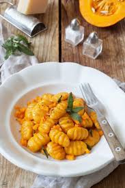 Kurbis Gnocchi Mit Salbeibutter Rezept Sweets Lifestyle Rezept Kurbis Gnocchi Rezept Gnocchi Rezepte Rezepte