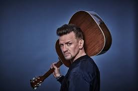 With a maximum headroom of 2.35m, swivelling luxury seats in the front and a. Ben Zucker Biografie News Und Alle Videos Des Schlager Newcomers