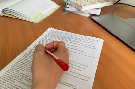 Het Verschil Tussen Typ Spel En Taalfouten Tekst En Letters