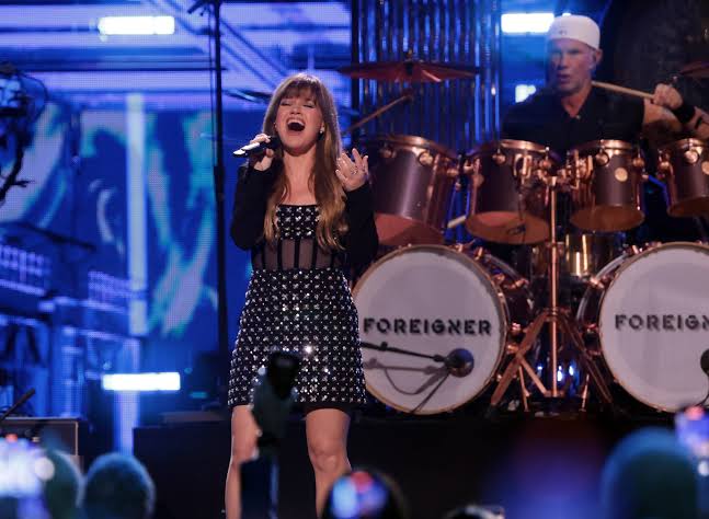Powerhouse vocalist didn't know 'American Idol' was a TV show until 3rd  audition - masslive.com