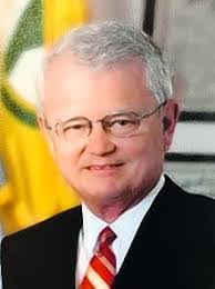 Ed Muniz's Instagram, Twitter & Facebook