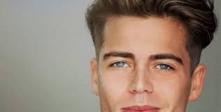 Having a big forehead and a round face need not always be a hindrance in getting yourself a great hairstyle. Do You Have Big Forehead And Round Face Then Pick You Style From These List Men S Style Clothing