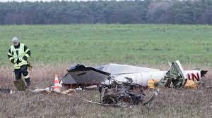 Bei einem flugzeugabsturz in südafrika sind zwei menschen ums leben gekommen. Ungluck In Brandenburg Zwei Tote Bei Flugzeugabsturz