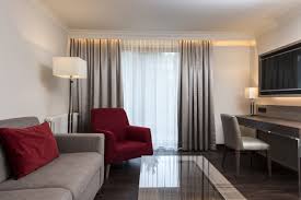 Das hotel wurde 2016 modernisiert und renoviert, hat sich jedoch seinen historischen charme aus seiner vergangenheit als kapuzinerkloster und als treffpunkt des adels. Radisson Blu Badischer Hof Baden Wurttemberg Bei Hrs Gunstig Buchen
